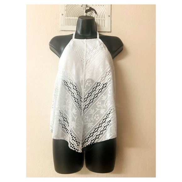 Tops - Halter Top White Blouse NWOT Medium  ⭐️ Host Pick ⭐️